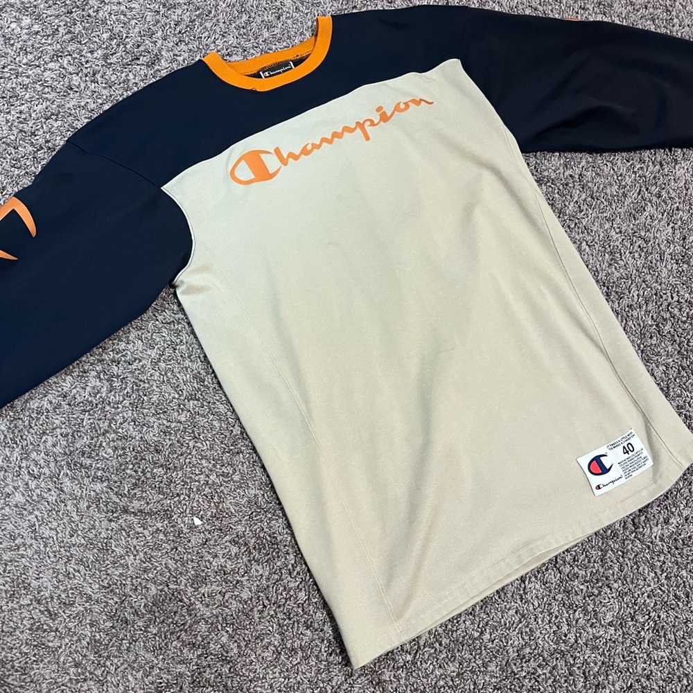 VINTAGE CHAMPIONS CREWNECK